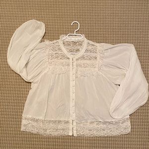 Anthropologie Akemi +Kin lace blouse sz med